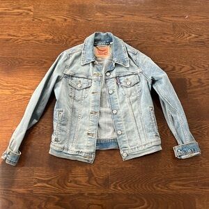 Women’s Levi’s denim jacket